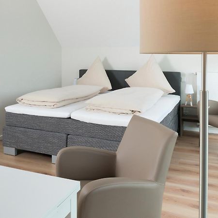 Ostsee - Reetdachhaus Nr 36 "Warder" Im Strand Resort Heiligenhafen Dış mekan fotoğraf