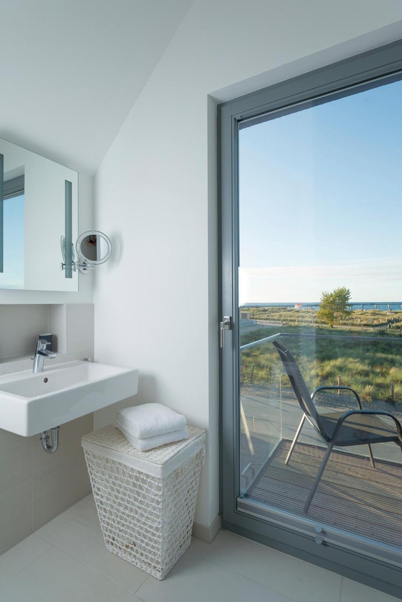 Ostsee - Reetdachhaus Nr 36 "Warder" Im Strand Resort Heiligenhafen Dış mekan fotoğraf