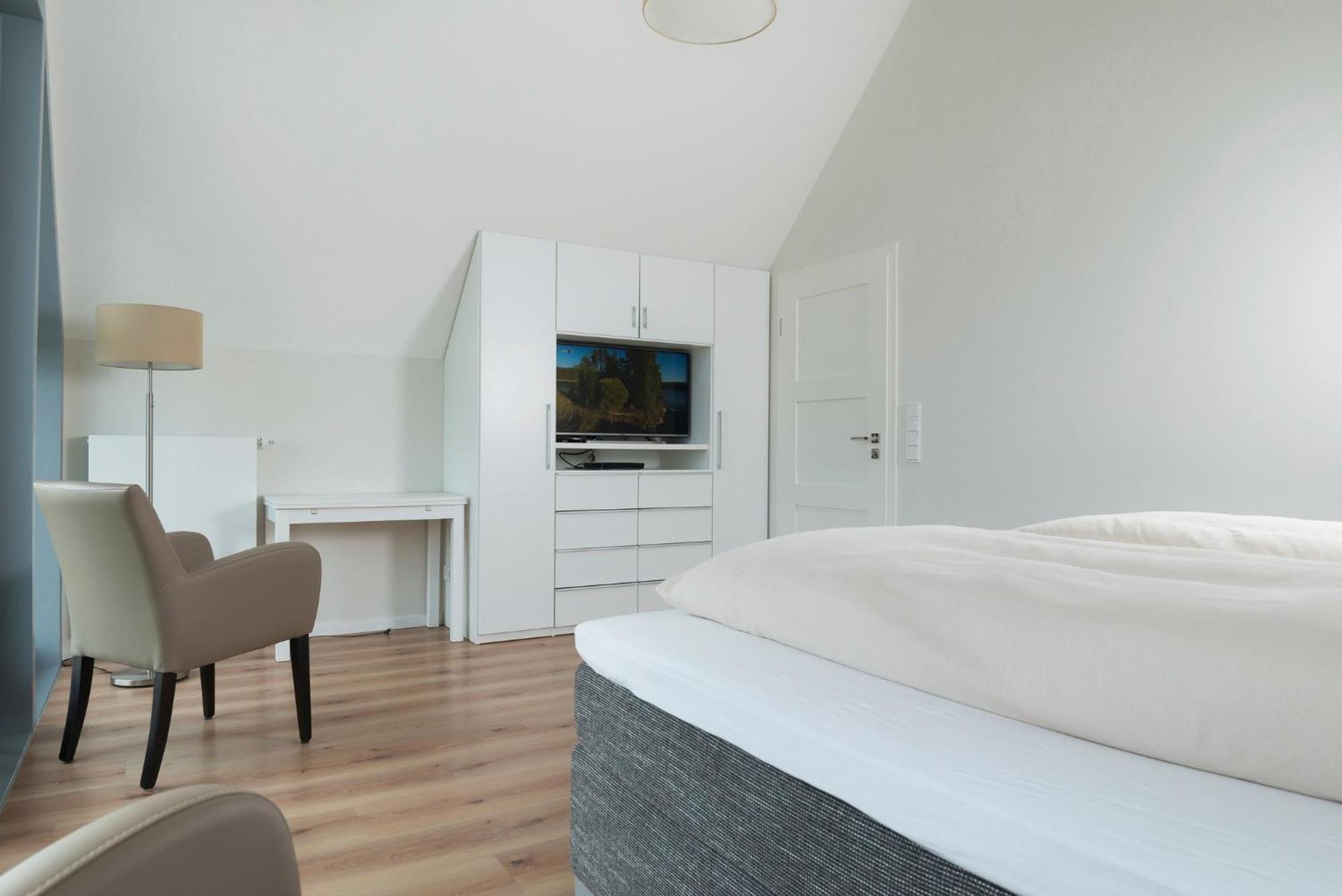 Ostsee - Reetdachhaus Nr 36 "Warder" Im Strand Resort Heiligenhafen Dış mekan fotoğraf