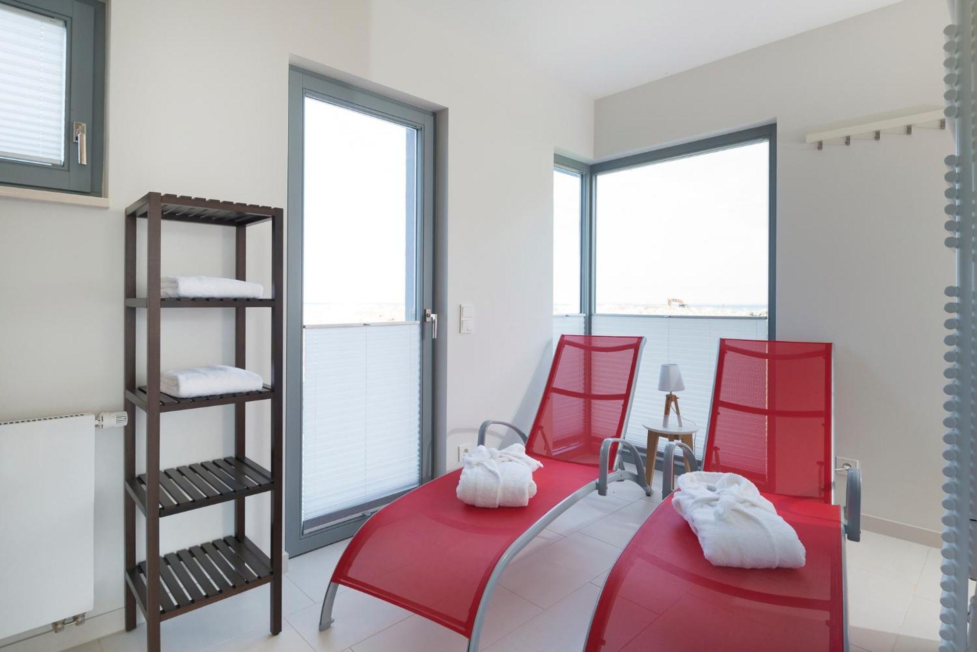 Ostsee - Reetdachhaus Nr 36 "Warder" Im Strand Resort Heiligenhafen Dış mekan fotoğraf