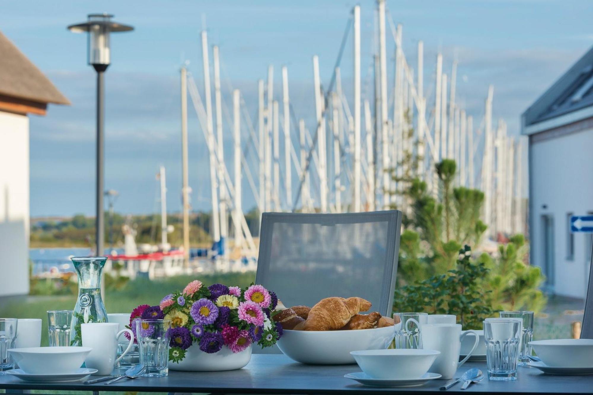 Ostsee - Reetdachhaus Nr 36 "Warder" Im Strand Resort Heiligenhafen Dış mekan fotoğraf